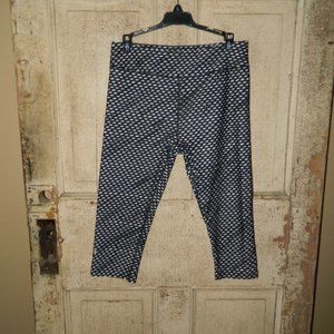 Under Armour Compression Capri Leggings Size L (U-19)
